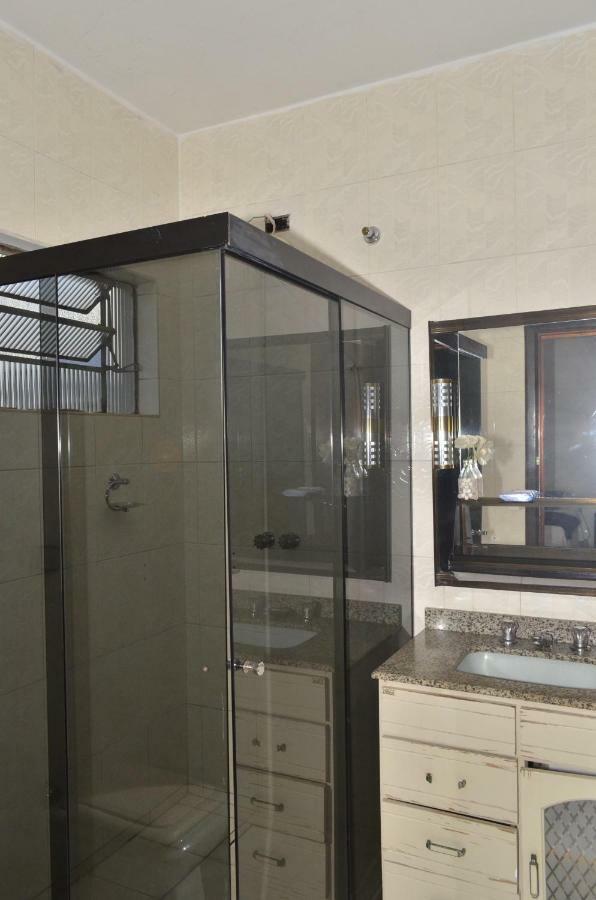 Quarto Quádruplo com Banheiro Privativo